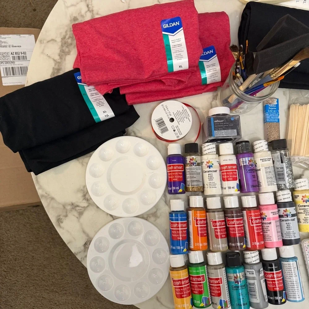 Huge Arts and Crafts Supply Lot Gildan XL Shirts Acrylic Paint Bracelet‎ Kit New